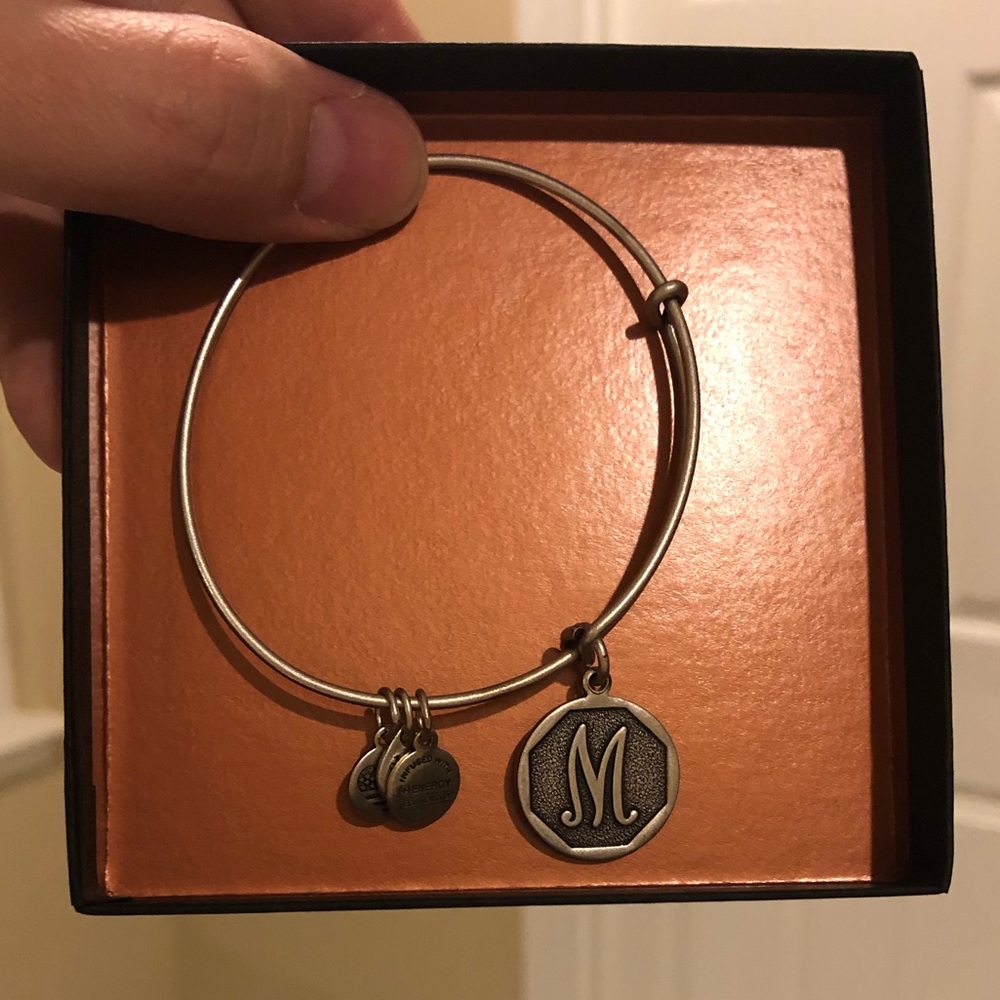 Alex and Ani expandable wire bangle bracelet “M”